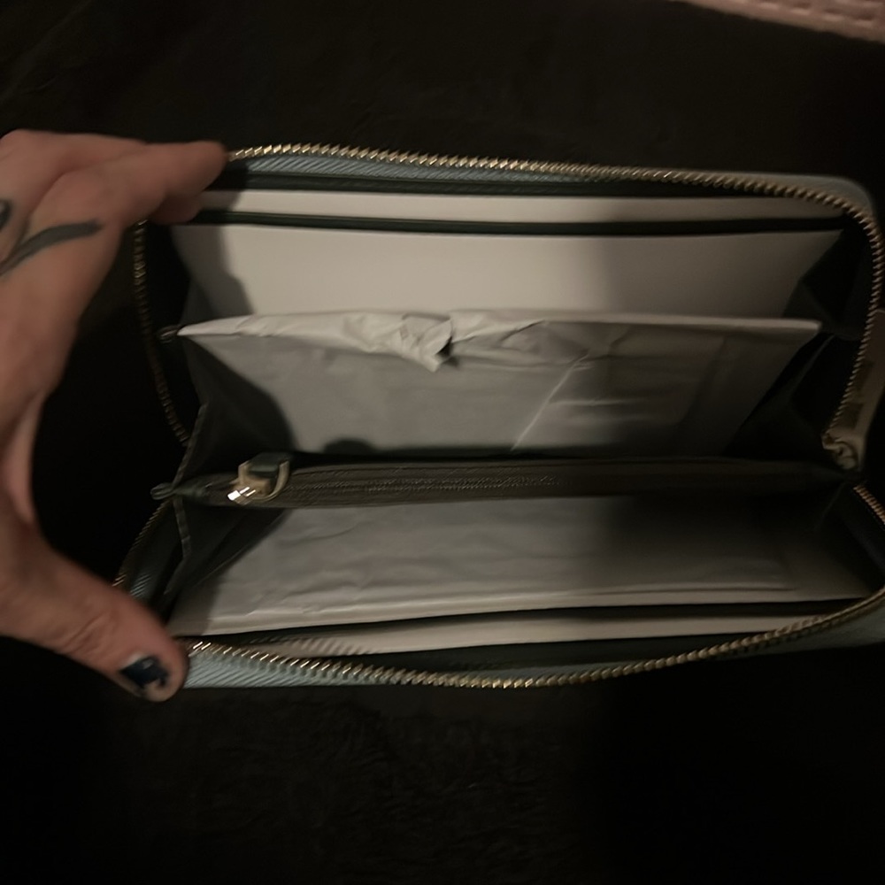 Kate Spade Wallet - Picture 4 of 5